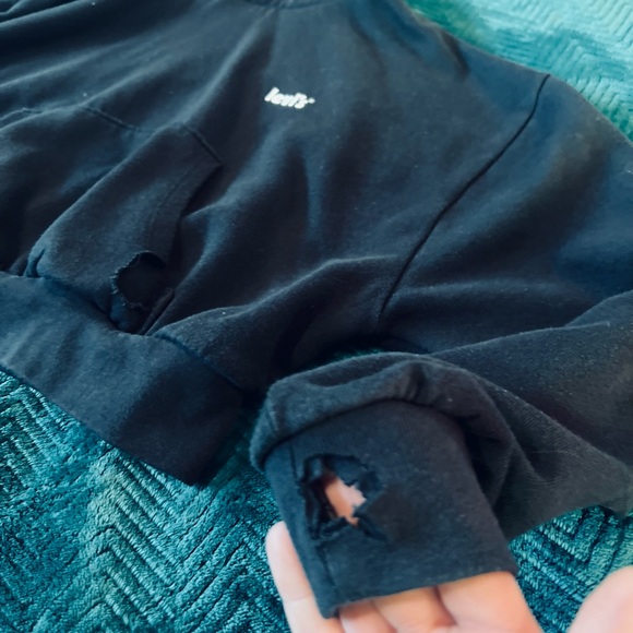 Levi's Y2K Black Cropped Long Sleeved Hoodie Witchy Goth Distressed - Picture 5 of 5